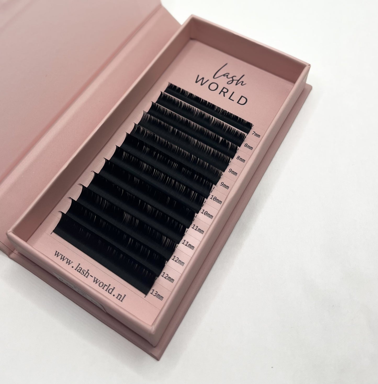 Flat lashes